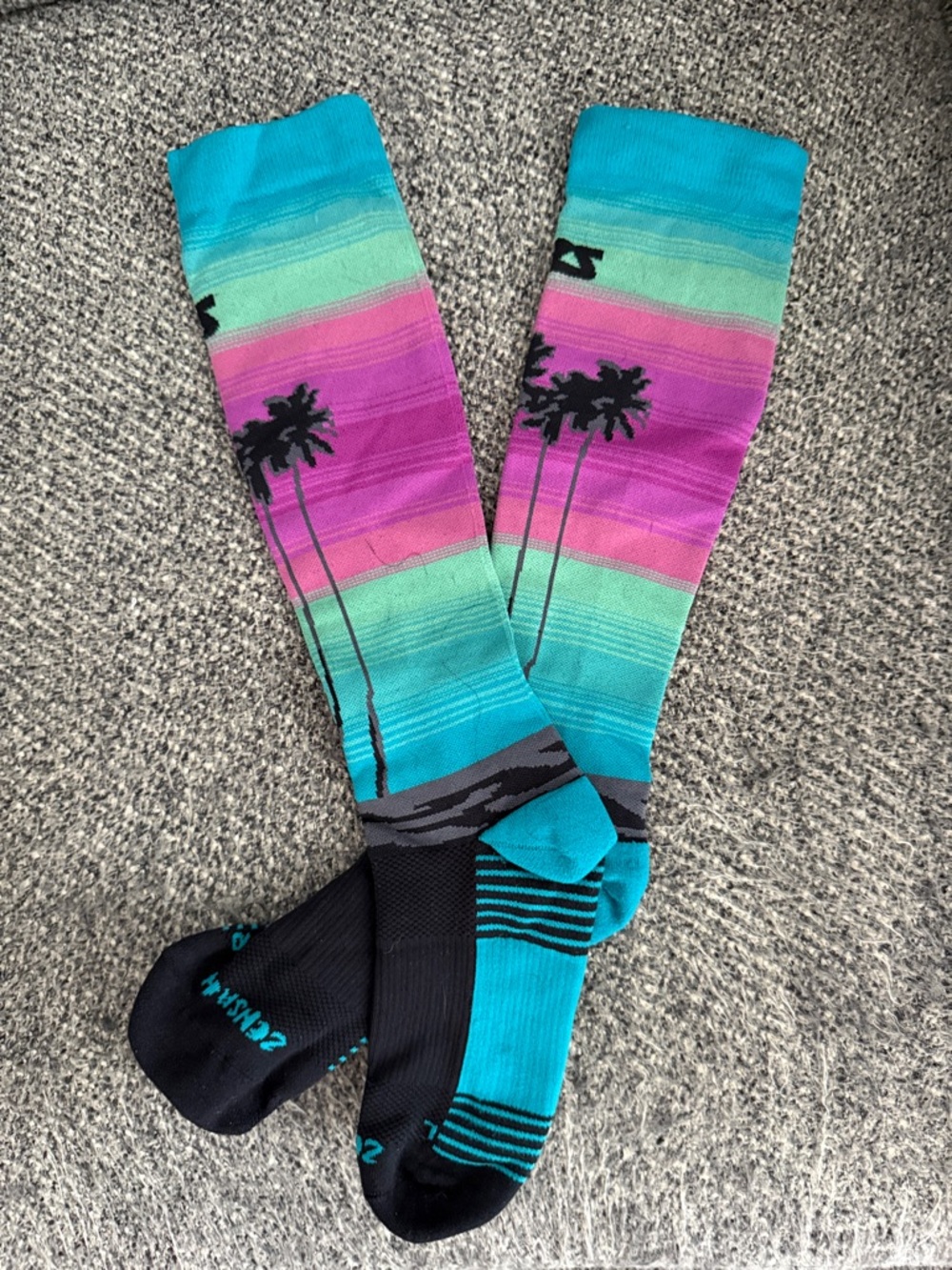 Zensah Compression Knee-High Socks Size Medium